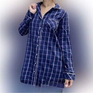 NWT Victoria’s Secret long sleeves buttons down mini robe